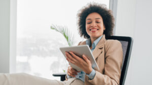 Arbeitszeugnis richtig lesen: 5 Profi‑Tipps für HR und Recruiting