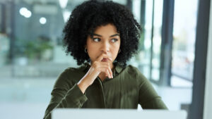 Durch KI-Einsatz: Jede·r Dritte sieht Jobs bedroht